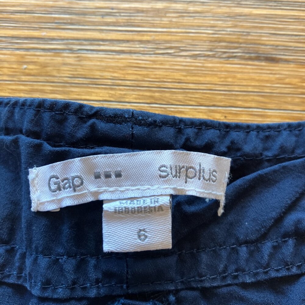 GAP Navy Blue Cargo Shorts - Picture 3 of 5